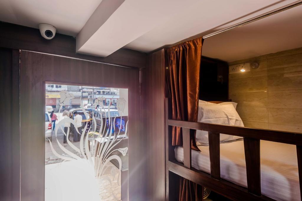 Awesome Dormitory Male Only Mumbai  Buitenkant foto